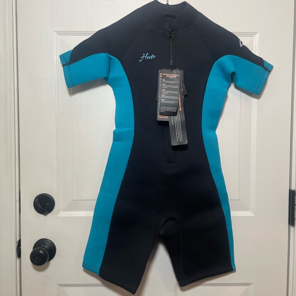 NWT Hevto Kids 12x/Women’s XS Rashguard